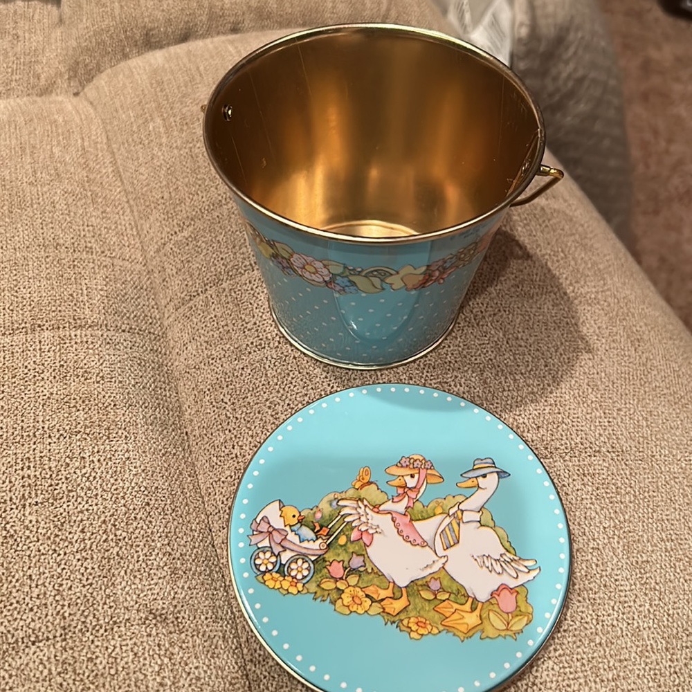 Mama & Papa & Baby Geese flowers small Vintage Covered Spring Time Pail - Picture 10 of 12